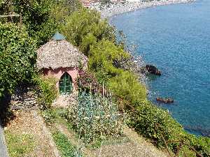 Xtrallusion offers independent self-guided Walking, Adventure, Activity, Skiing and Paragliding Holiday itineraries on the Italian Rivieras, in the Italian Lakes, in the Italian Alps and in some of the most beautiful corners of Italy.